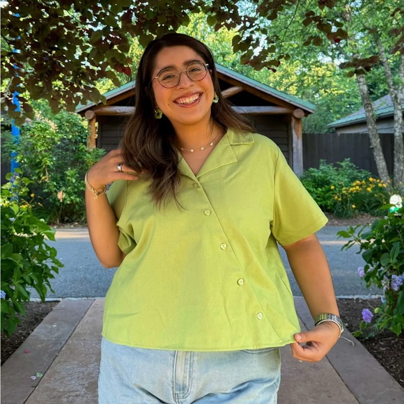 Shiny By Nature Diagonal Button-Up - Solid Green - Size Medium - Picture 1 of 6